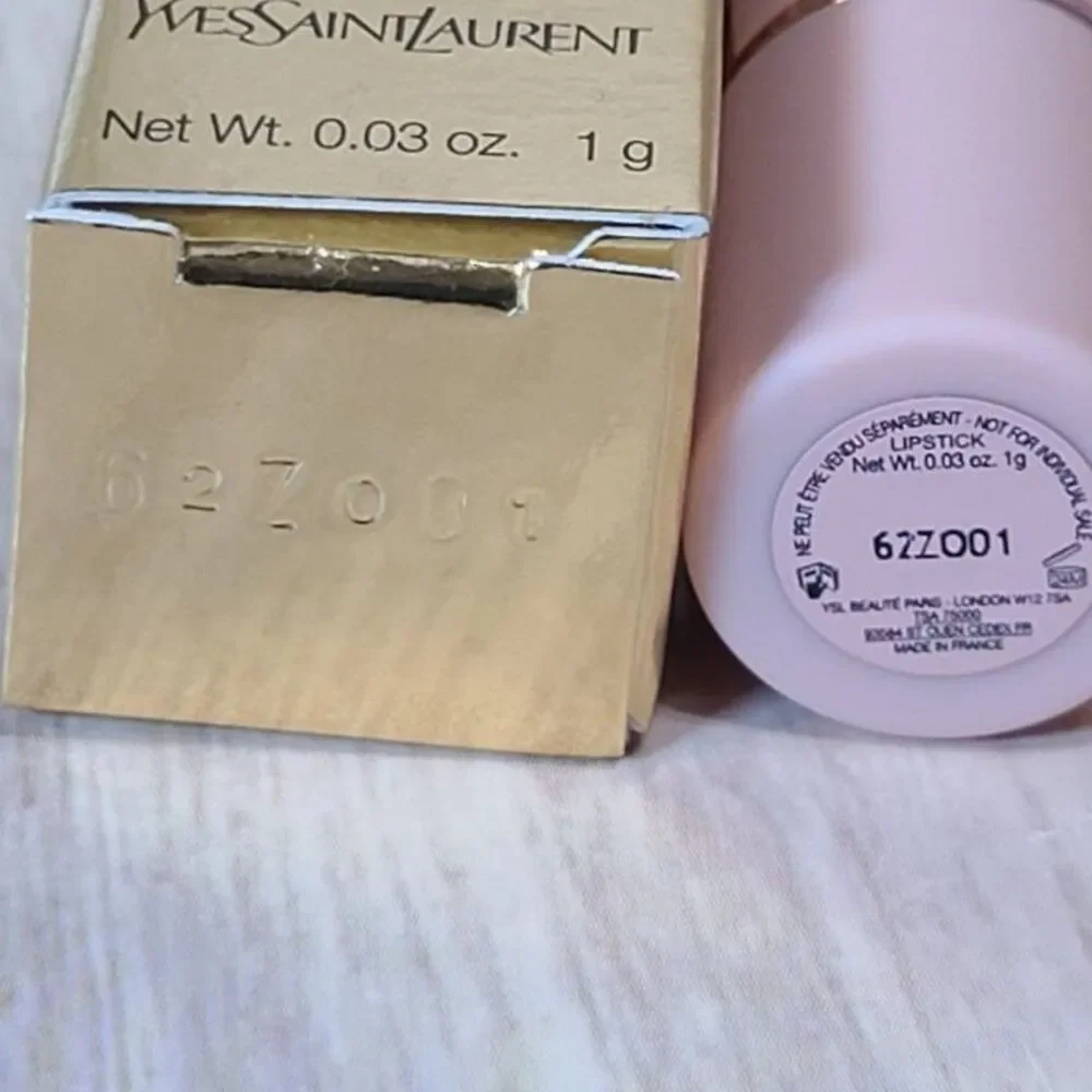 Yves Saint Laurent YSL LOVENUDE Lip Blusher Blurring Lipstick 01 Undressed Pink